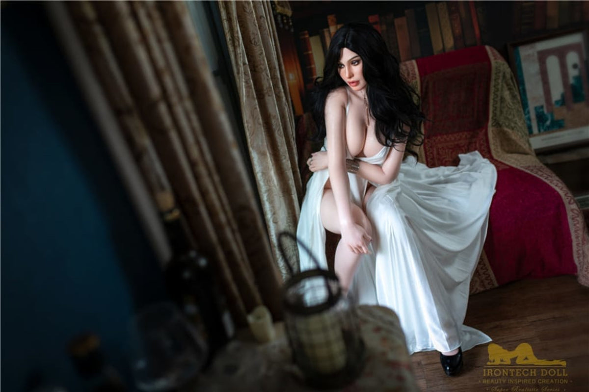Hedy Brunette full Silicone - IronTech Doll® Irontech Doll®