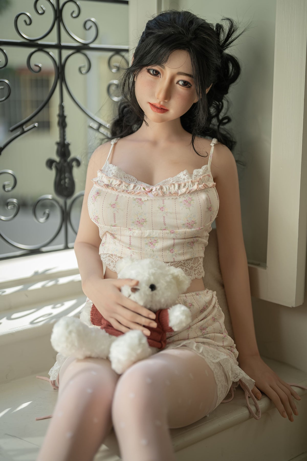 Yufan Life Size Doll - Starpery® - side view